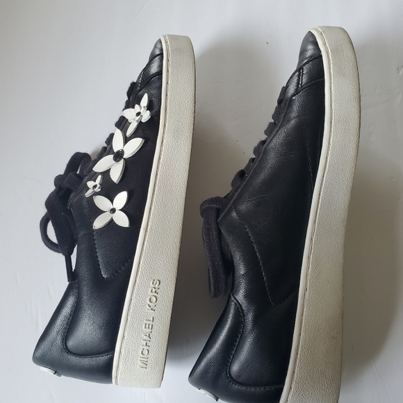 Michael Kors Sneakers with White Flowers sz 8.5 - Picture 3 of 7